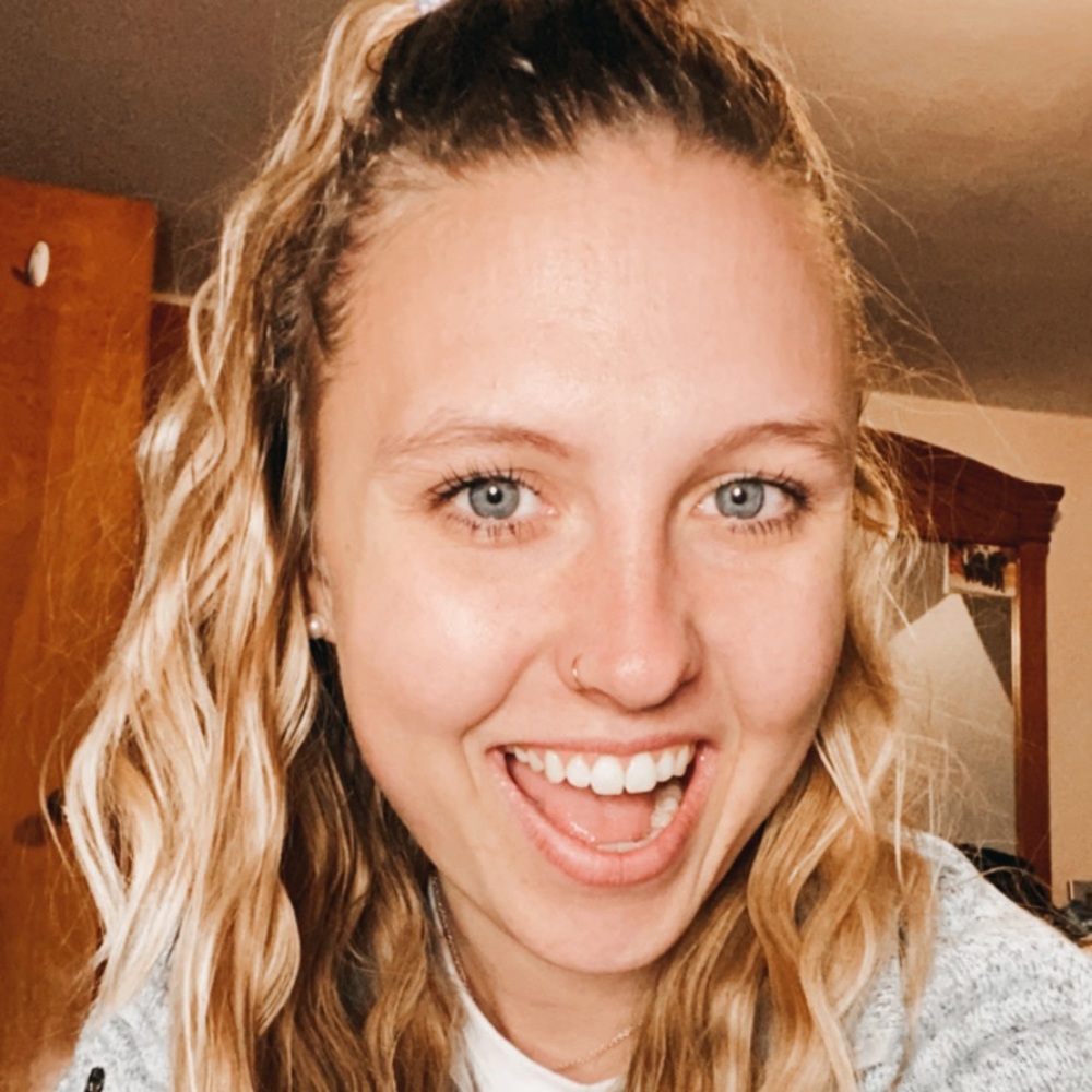 Meet your Posher, Courtney